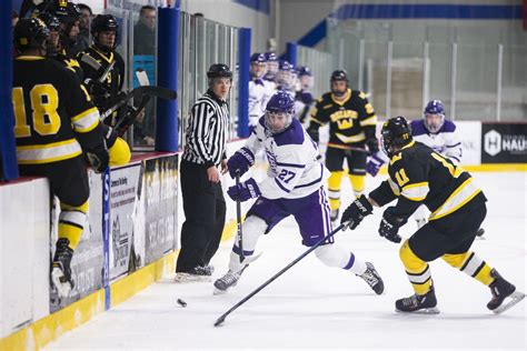 Men’s hockey: St. Thomas scores 6-1 win over Northern Michigan that was anything but comfortable